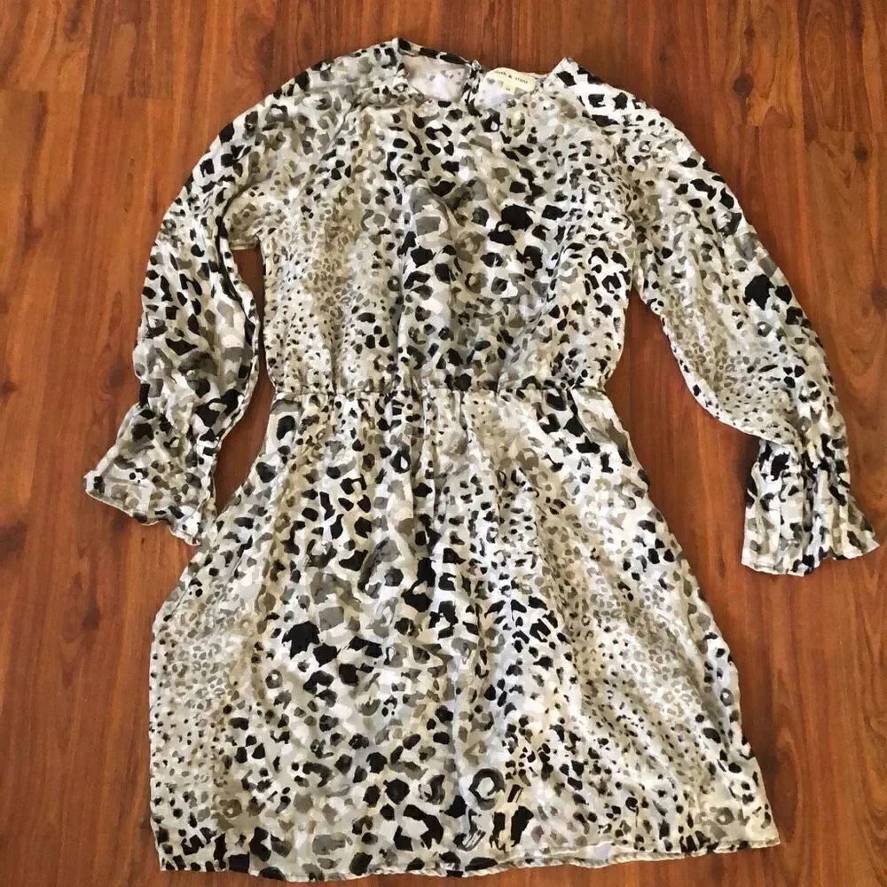 Anthropologie Cloth & Stone Gray Black, white abstract, print, long sleeve, mini